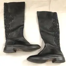 Black Leather Riding knee high Whimsygoth grunge Boots Embroidered Design-Size 6M Excellent condition.