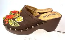 Mudd 8 Y2K Desert Bloom Embroidered Suede Wooden Clogs Brown Floral