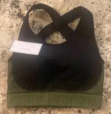 Astoria compression gio sports bra black textured and subtle green stripe‎ gym