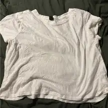 white boxy cropped short sleeve tee shirt