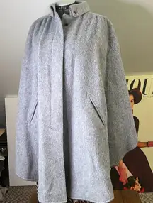 Women’s vintage 1960s MG Kinsler Gray Wool Cape Coat