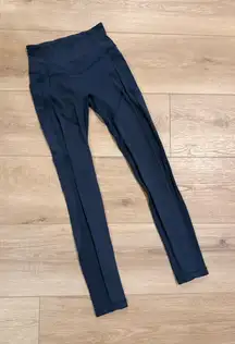 Lululemon Navy Blue High-Waisted Leggings w/pockets size 4 full length