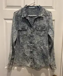 Maurices Women’s Lightweight Denim Acid Wash X Print‎ Long Sleeve Button Down XL