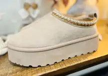 Olivia & Kate women’s Cozy Slip-On Platform Mules - Taupe size 8 NEW