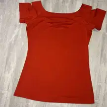 Slit arm and chest short sleeve tight fitting red shirt