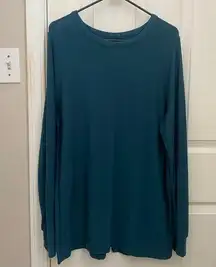 Chaser Tunic Length Zip Back Crewneck Sweatshirt in Teal
