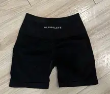 Alphalete AMPLIFY SHORT 4.5"