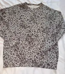Athleta Women's Crewneck Sweater in Gray Leopard Size Medium
