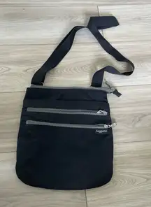 Baggallini‎ Comrade Black 3 Zip Adjustable Strap Crossbody Bag
