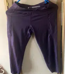 FINAL MARKDOWN All in motion Athletic capris xl