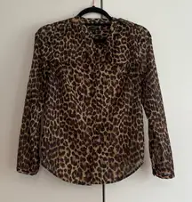 Ann Taylor Petites Leopard Print Blouse Size 2P‎ Button Detail