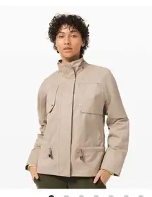 NWT Lululemon Caught in the Rain Jacket / Sandlot / 6