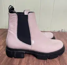 𝅺L’IDEA by Lori Patent Leather‎ Lug Sole Chelsea Boots Size 39