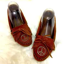 Minnetonka Peace Sign Moccasins Size 6 D18