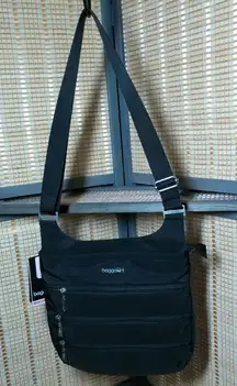 Black Baggallini Big Zipper Bagg with RFID