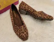 NWT NIB Easy Street Size 8.5 Super Suede Leopard Peace Comfort Heels