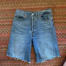 LEVIS RIBCAGE STRAIGHT BUTTON FLY LONG INSEAM CUT OFF SHORTS