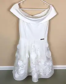 Bronx & Banco Women’s White Off the Shoulder Floral Embroidered A-Line Dress