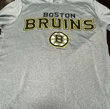 Bruins tshirt. In gray. Used great condition. Small women’s.