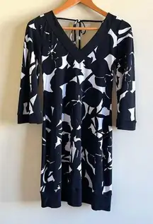White House Black Market Tie Back‎ Floral Print Knit Dress V Neck Size XXS