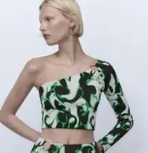 NWT ZARA Asymmetrical one shoulder retro crop top  Ring Detail Bloggers Fave