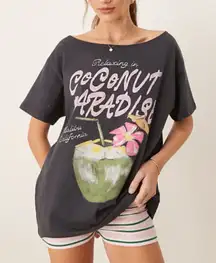 Hollister short sleeve tropical graphic t-shirt black medium oversized coconut