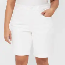 NEW NWT LANE BRYANT Plus Size Boyfriend Fit Bermuda Jean Short White Mid Rise 20
