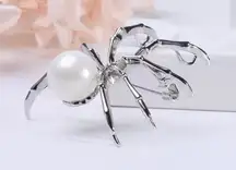 Insect Spider‎ Halloween brooch alloy 
Faux fashion jewelry
Silver Plated/White