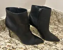 Saks Fifth Avenue Elegant Black Heeled Ankle Boots 9. Like New ClEAN!