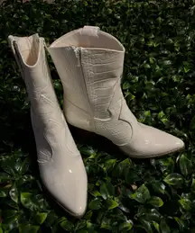 COCONUTS BY MATISSE | WOMENS Bambi Snake Pointed Toe Zippered Cowboy Booties Size 9