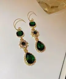 Women's Green Crystal Long Dangle Drop Earrings