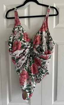 Kona Sol Womens 20W One‎ Piece Floral Swimsuit Slimming Ruche