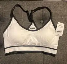 Avia  Women’s Low Support Seamless Pullover Cami Sport Bra Black/White Medium NWT