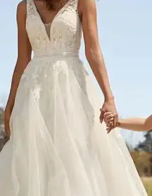 BRAND NEW Wedding Dress