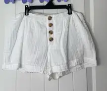 EUC O’Neill women’s white‎ multibutton textured cotton lined casual shorts 28