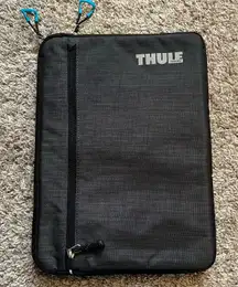 THULE Sweden Laptop Computer Tablet iPad Sleeve Zip Close Gray Travel 13.5x9.5