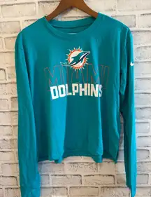 NWT! Women’s Miami Dolphins long sleeve cropped graphic t-shirt, Medium