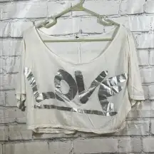 Women’s oversized LOVE crop top Medium