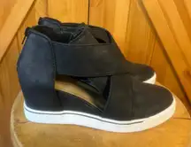 Maurices Gloria Wedge Ankle Shoes Cut Out Sides Black Booties Size 8