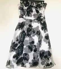 White House Black Market Floral with Bow Strapless Dress- Size 2