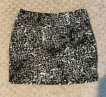 NWOT  mini skirt with front pockets. Sz S