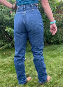 Vintage 80s 90s Wrangler high-rise bareback taper ankle wedgie fit cowgirl jeans