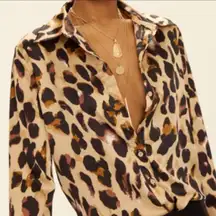 Pretty Little Thing Women’s Leopard Print Button Up Blouse Long Sleeves size 6