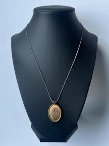 GOLD TONE REED AND BARTON ROSE PENDANT NECKLACE