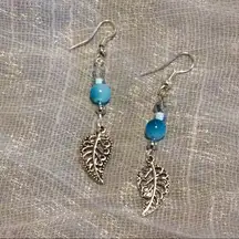 🌺 New Blue beads metal leaf dangle earrings