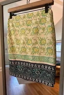 Ann Taylor XXS Classic Pencil Yellow Patterned  Skirt‎