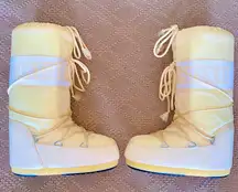Moon boots