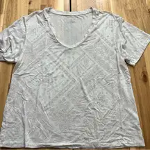 American Eagle Soft & Sexy Bandana Print V-Neck Tee Size Small