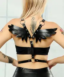 Black Harness O Ring Wings New
