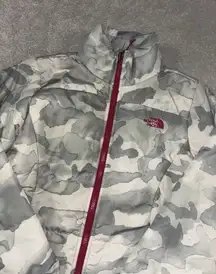 North Face Jacket Puffer Gray & White Camo Zippered Pockets Woman's Size small‎